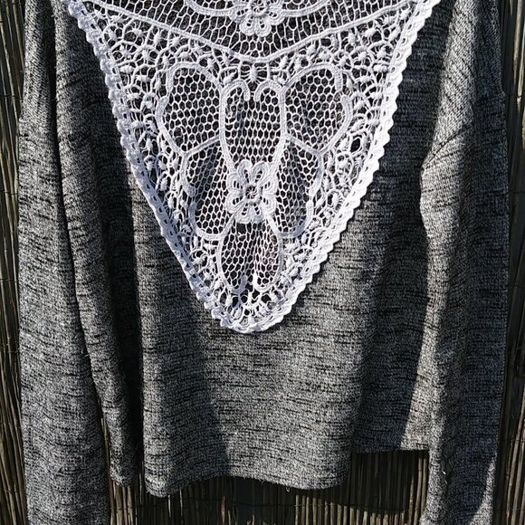 Forever 21 Sweater with Crocheted Lace Overlay - M - Picture 10 of 11